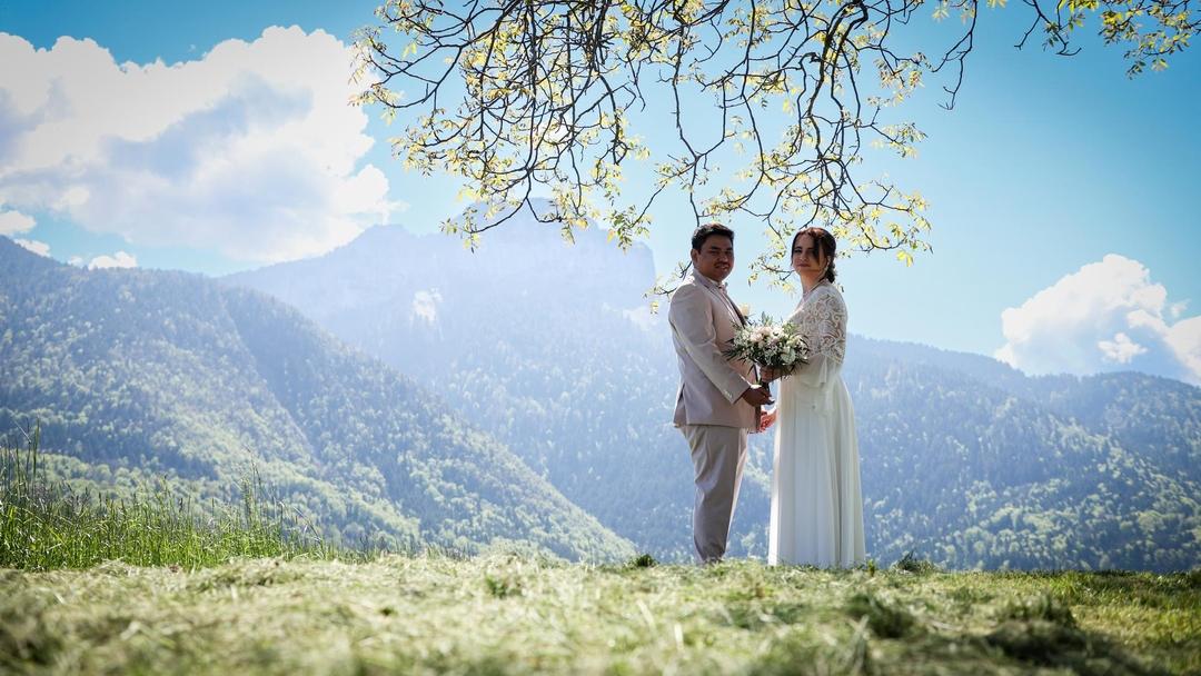 Photographe annecy haute savoie aviernoz couple seance pature parmelan photo mariage heureux wedding 1