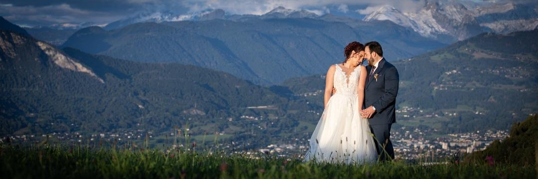 Photographe mariage annecy haute savoie vallee arve photo couple nature vue splendide magnifique superbe amoureux reposant 1